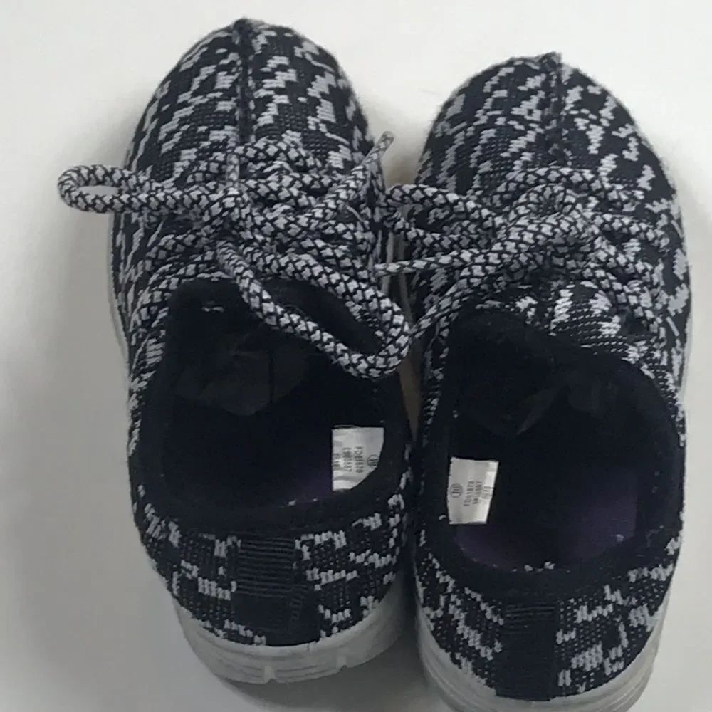 Black and white boy shoes size 10